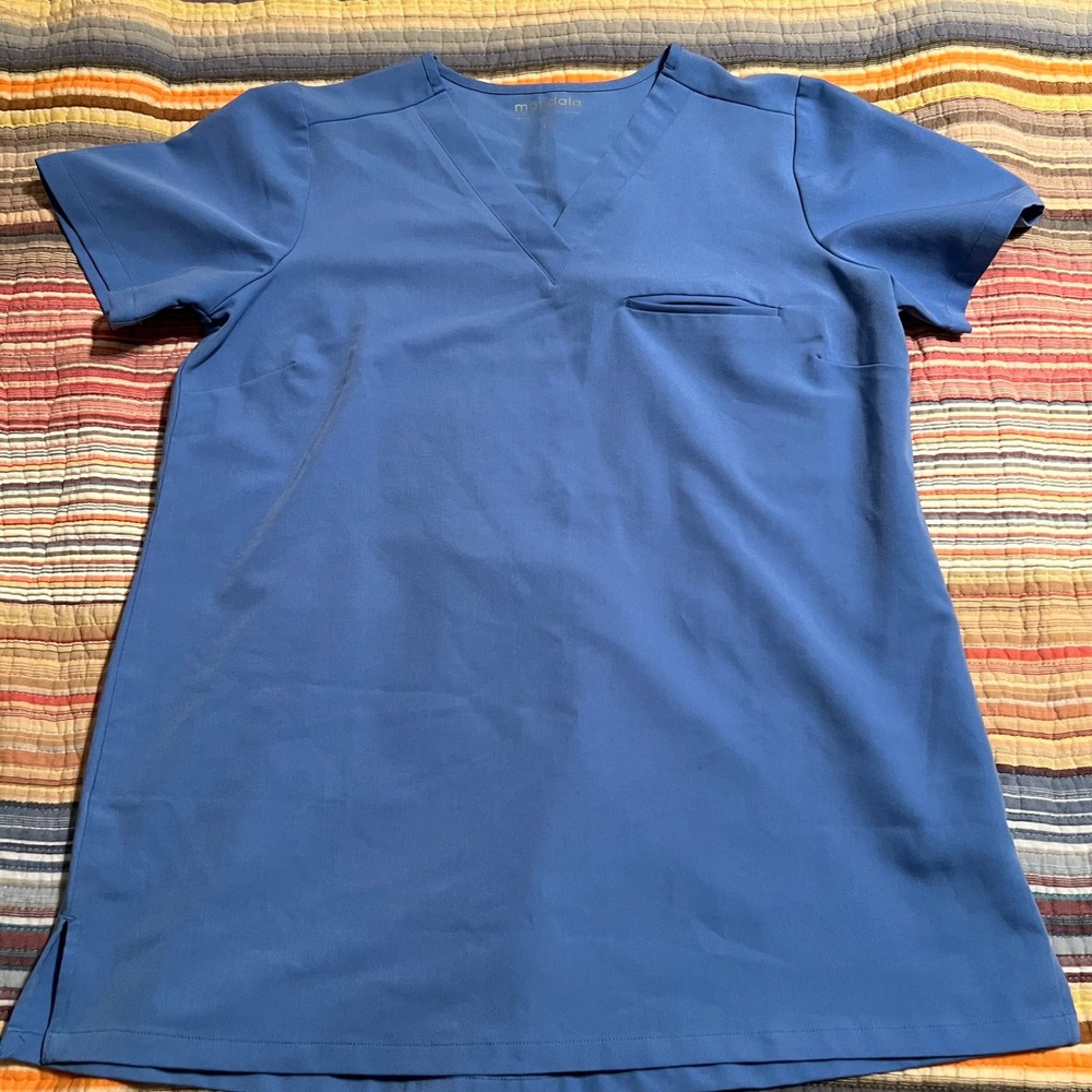 Mandala XS (runs big) Blue Scrub Top Equa-Tek Tech Short‎ Sleeve Medical Scrub
